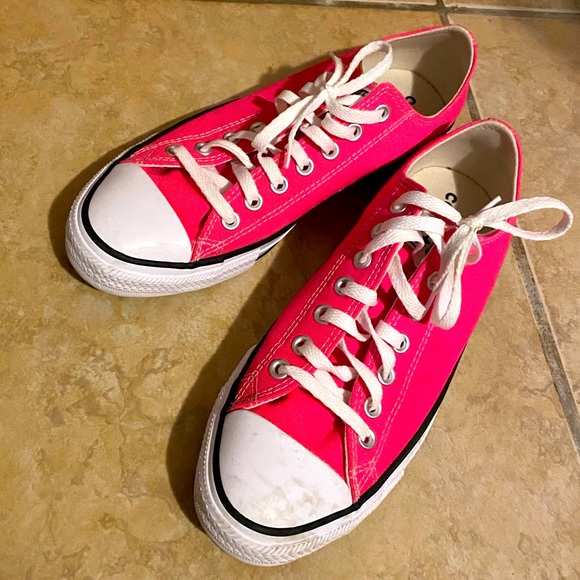 Converse Shoes - Barely used Converse Chuck Taylor All-Star OX Pink Pow